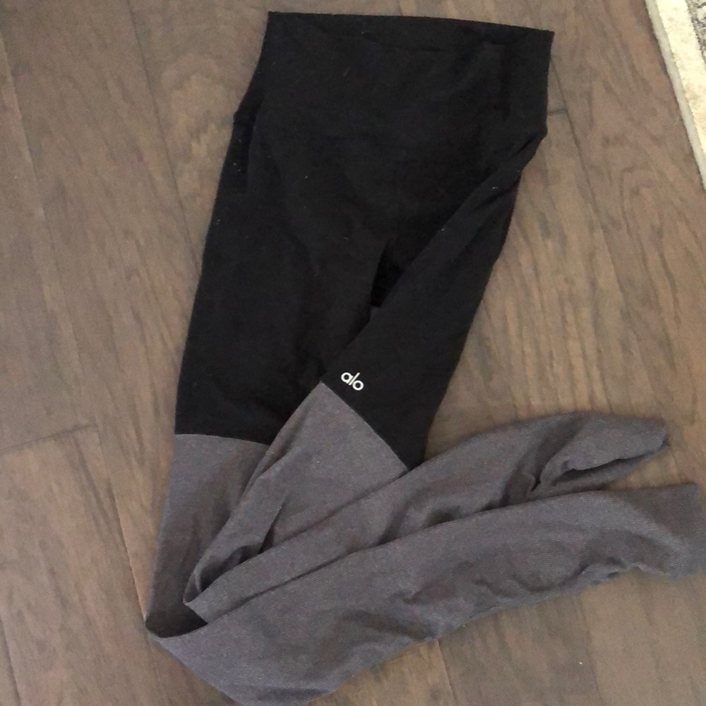Alo Yoga Goddess Leggings Black and Grey